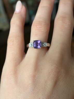 14k White Gold Natural Amethyst Solitaire Ring w/ 4 Natural Diamonds